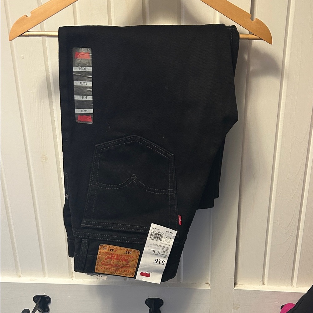 Levi's Men's 516 jet black Jeans. NWT
